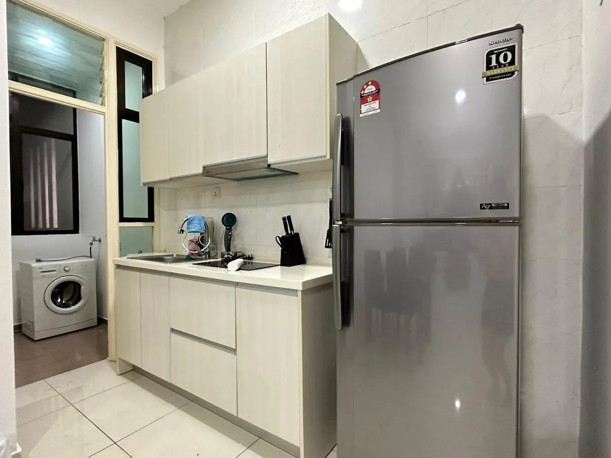 Dsummit City View High Floor 5-6 Pax Netflix Wifi Johor Bahru 0*,