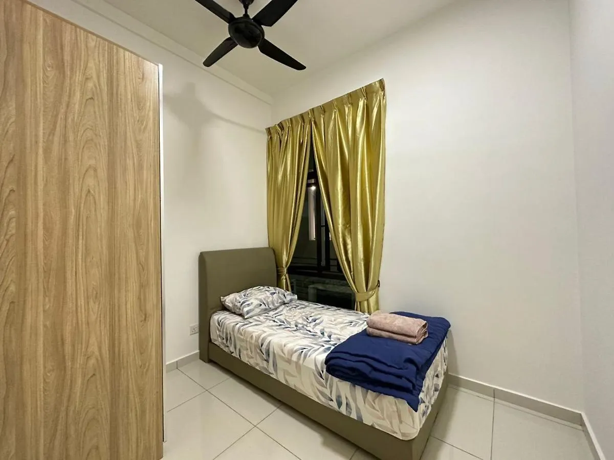 Dsummit City View High Floor 5-6 Pax Netflix Wifi Johor Bahru